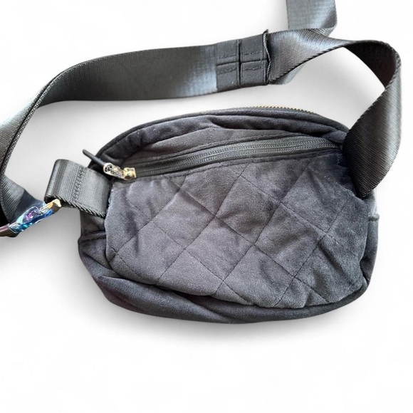 WANTABLE NWT Velvet Cozytober Belt Bag Waist Pack in Black New - Picture 5 of 6